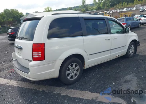 2010 Chrysler Town & Country Touring from USA, damaged, VIN 2A4RR5D13AR373273
